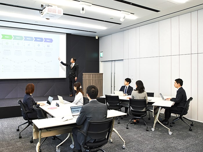 電源を確保しやすい多数のフロアコンセントのイメージ